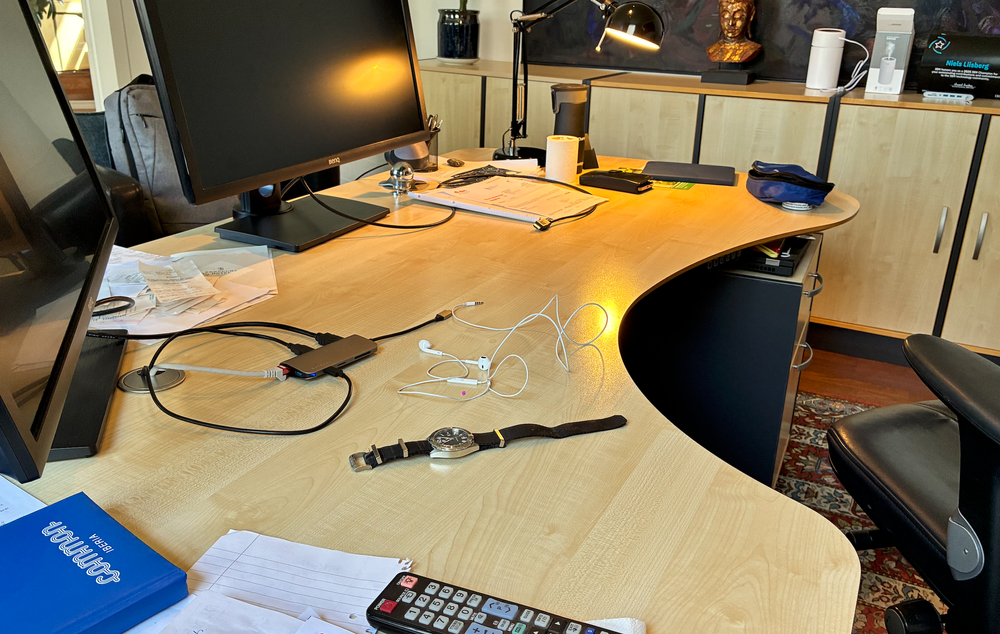 The desk of Niels Liisberg